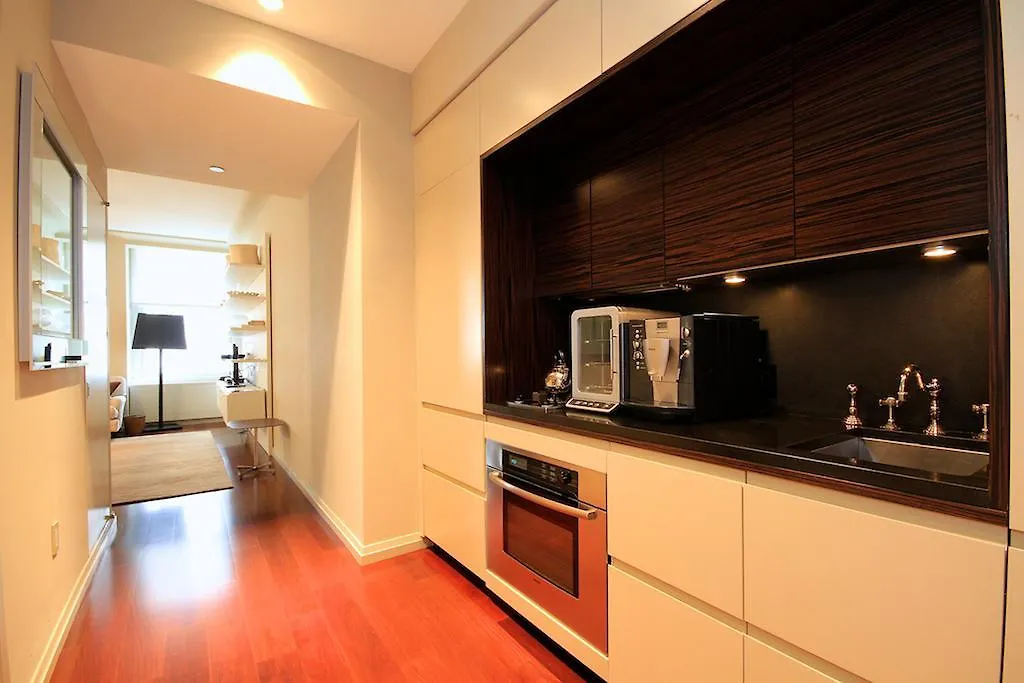 Financial District: Stylish Suite In Luxury Building